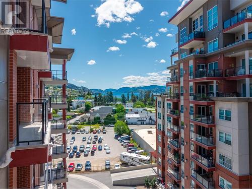 3362 Skaha Lake Road Unit# 903, Penticton, BC - Indoor Photo Showing Kitchen With Fireplace