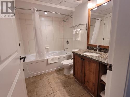 4200 Lakeshore Drive Unit# 204, Osoyoos, BC - Indoor Photo Showing Bathroom