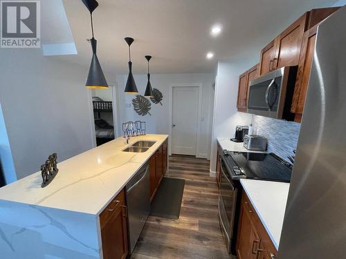 250 Marina Way Unit# 101, Penticton, BC - Indoor Photo Showing Kitchen With Double Sink With Upgraded Kitchen