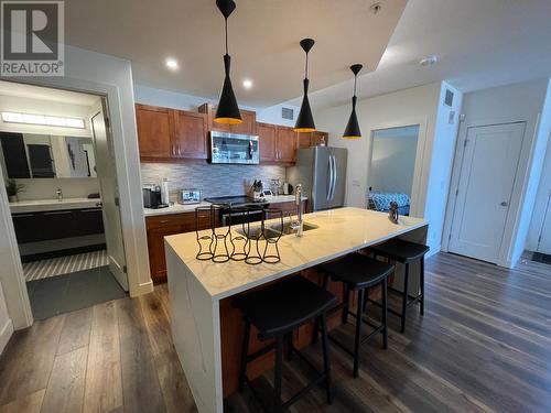 250 Marina Way Unit# 101, Penticton, BC - Indoor Photo Showing Kitchen With Upgraded Kitchen