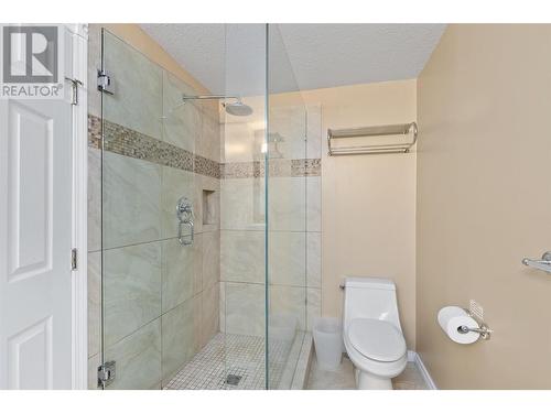 535 Curtis Road, Kelowna, BC - Indoor Photo Showing Bathroom