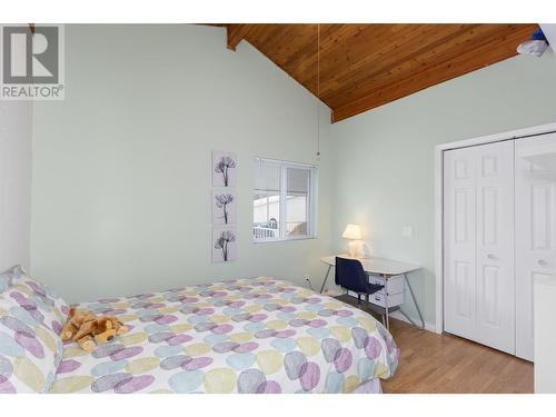 535 Curtis Road, Kelowna, BC - Indoor Photo Showing Bedroom