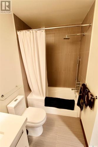 312 2101 Heseltine Road, Regina, SK - Indoor Photo Showing Bathroom