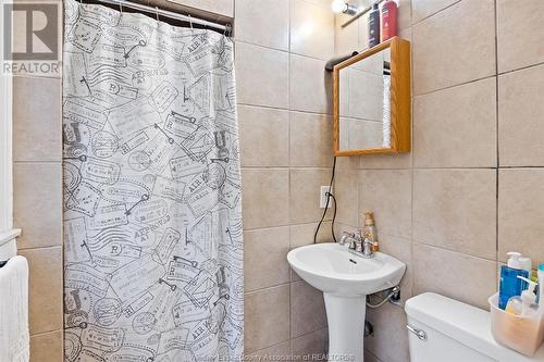 554 Askin Avenue, Windsor, ON - Indoor Photo Showing Bathroom