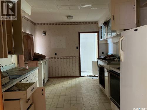 108 Church Avenue, Makwa, SK - Indoor Photo Showing Kitchen