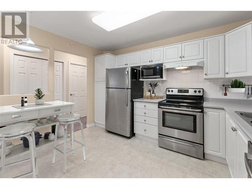 2265 Atkinson Street Sw Unit# 405, Penticton, BC - Indoor Photo Showing Kitchen
