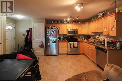 809 96 Avenue Unit# 2, Dawson Creek, BC - Indoor Photo Showing Kitchen