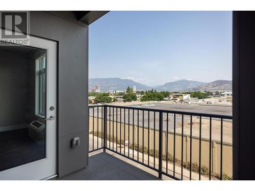 1165 Sutherland Avenue Unit# 403, Kelowna, BC - Outdoor With Balcony With Exterior