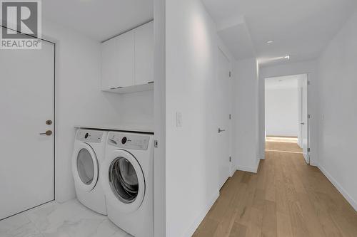 4071 Lakeshore Road Unit# 102, Kelowna, BC - Indoor Photo Showing Laundry Room