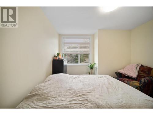 1275 Brookside Avenue Unit# 3, Kelowna, BC - Indoor Photo Showing Bedroom