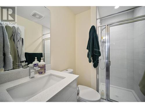 1275 Brookside Avenue Unit# 3, Kelowna, BC - Indoor Photo Showing Bathroom