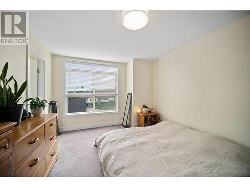 1275 Brookside Avenue Unit# 2, Kelowna, BC - Indoor Photo Showing Bedroom