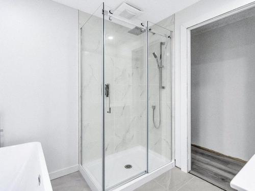 Salle de bains - 1305 Rue Des Roches, Saint-Jean-Sur-Richelieu, QC - Indoor Photo Showing Bathroom