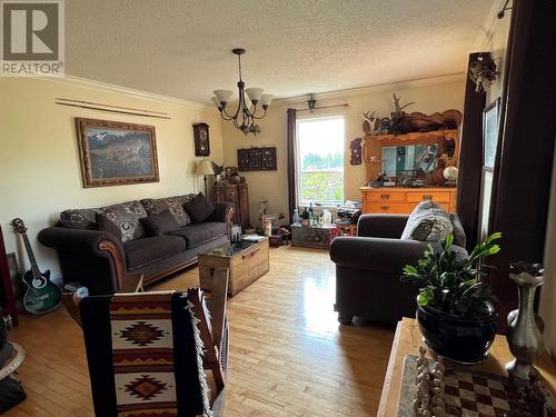 2654 Stenset Road, Smithers, BC - Indoor Photo Showing Living Room