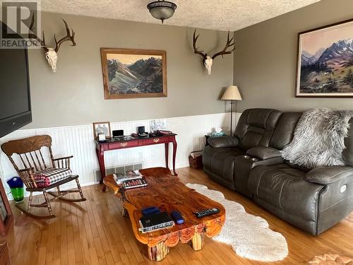 2654 Stenset Road, Smithers, BC - Indoor Photo Showing Living Room