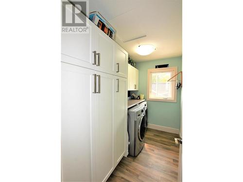 129 Deer Street, Vernon, BC - Indoor Photo Showing Laundry Room