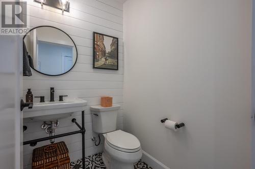 876 Johnson Street, Summerland, BC - Indoor Photo Showing Bathroom