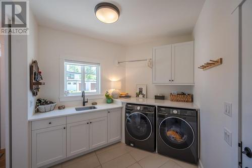 876 Johnson Street, Summerland, BC - Indoor Photo Showing Laundry Room