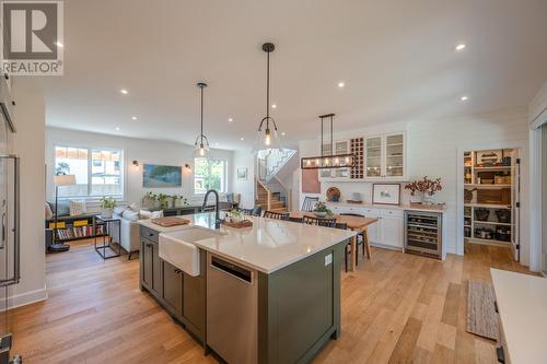 876 Johnson Street, Summerland, BC - Indoor Photo Showing Kitchen With Upgraded Kitchen