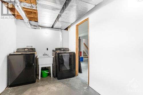 16 Marquette Street, Rockland, ON - Indoor Photo Showing Laundry Room
