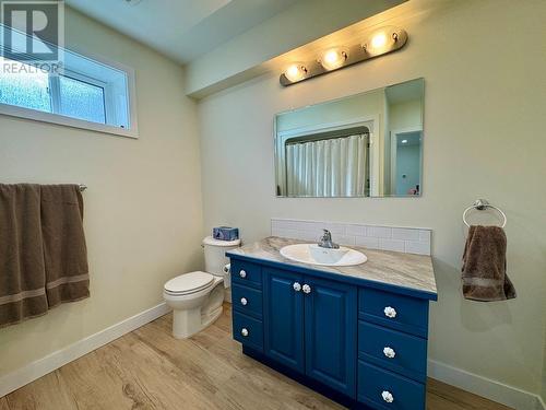 13033 221 Road, Dawson Creek, BC - Indoor Photo Showing Bathroom