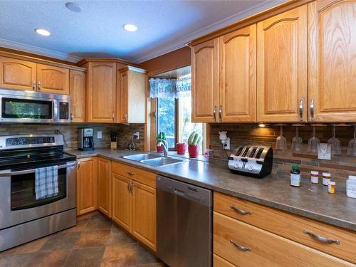 1414 Vella Road, Salmon Arm, BC - Indoor Photo Showing Kitchen With Double Sink