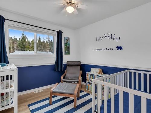 710 Vance Avenue, Kelowna, BC - Indoor Photo Showing Bedroom