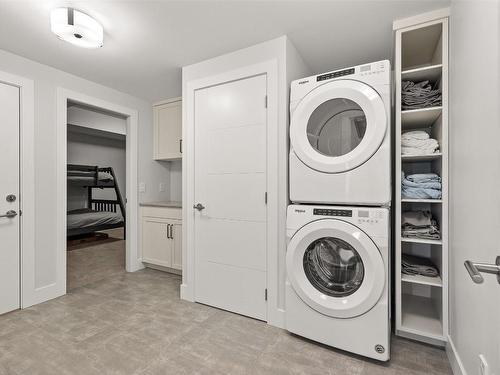 9847 Beacon Hill Drive, Lake Country, BC - Indoor Photo Showing Laundry Room