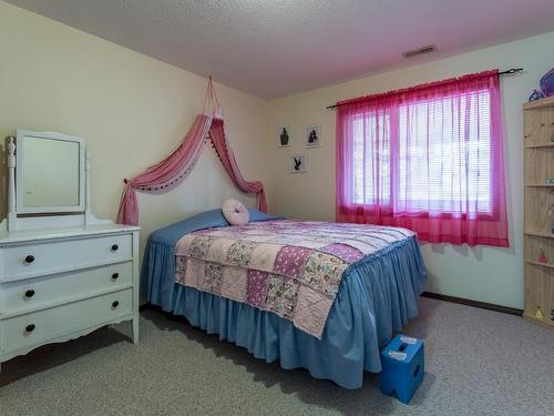 3349 Sundance Drive, West Kelowna, BC - Indoor Photo Showing Bedroom