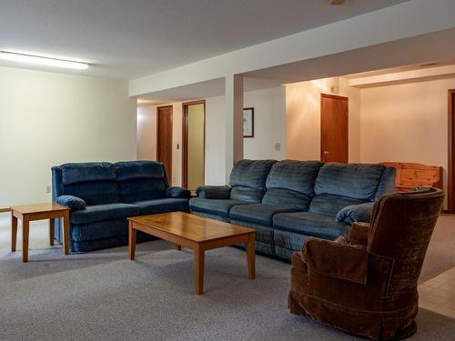 3349 Sundance Drive, West Kelowna, BC - Indoor Photo Showing Living Room