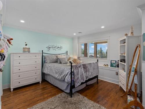 3668 Luxmoore Road, Kelowna, BC - Indoor Photo Showing Bedroom