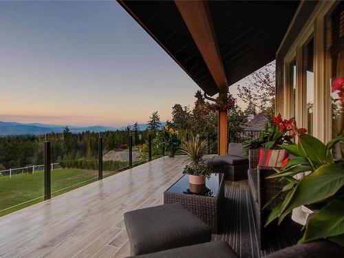 3668 Luxmoore Road, Kelowna, BC - Outdoor With Deck Patio Veranda With Exterior