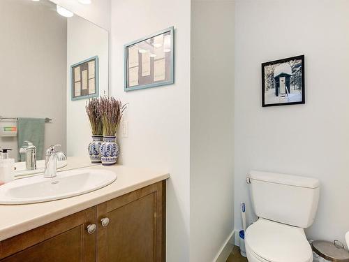 57-600 Boynton Place, Kelowna, BC - Indoor Photo Showing Bathroom