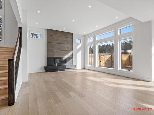 4621 Fordham Road, Kelowna, BC - Indoor With Fireplace