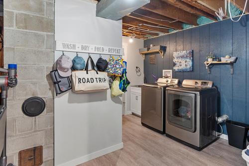 2466 Cunningham Road, Castlegar, BC - Indoor Photo Showing Laundry Room