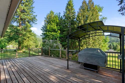 2466 Cunningham Road, Castlegar, BC - Outdoor With Deck Patio Veranda