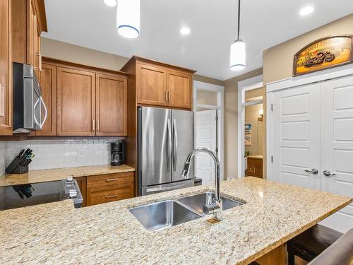 25-3359 Cougar Road, West Kelowna, BC - Indoor Photo Showing Kitchen With Double Sink With Upgraded Kitchen