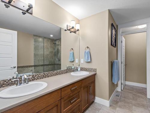 25-3359 Cougar Road, West Kelowna, BC - Indoor Photo Showing Bathroom