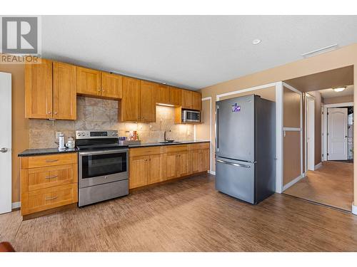 766 Denali Drive, Kelowna, BC - Indoor Photo Showing Kitchen