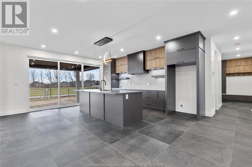 4810 Terra Bella, Lasalle, ON - Indoor Photo Showing Kitchen With Upgraded Kitchen