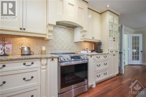 2690 Dubois Street, Clarence-Rockland, ON - Indoor Photo Showing Kitchen