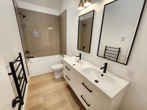 A - 516 Robson Street, Nelson, BC - Indoor Photo Showing Bathroom