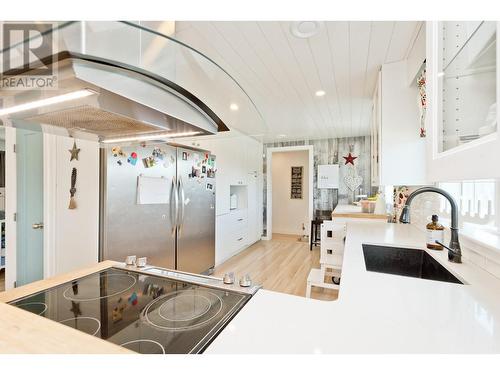 453 Merrifield Road, Kelowna, BC - Indoor Photo Showing Kitchen With Double Sink