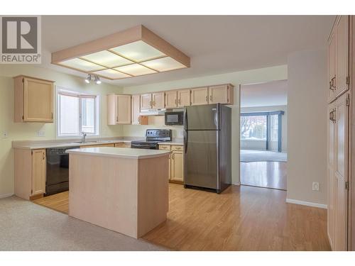 1220 25 Avenue Unit# 49, Vernon, BC - Indoor Photo Showing Kitchen