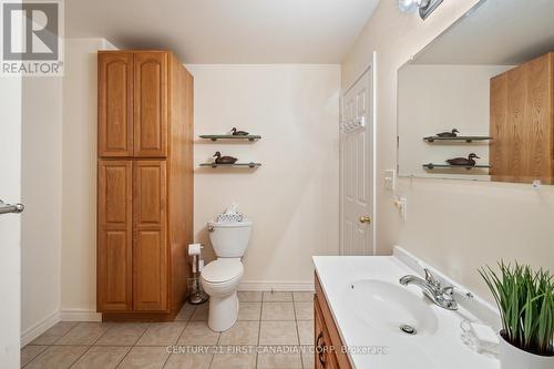 742 Lakeshore Rd, Norfolk, ON - Indoor Photo Showing Bathroom