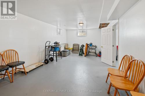 742 Lakeshore Rd, Norfolk, ON - Indoor Photo Showing Other Room