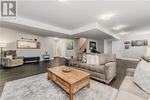 781 South Coast Drive, Haldimand, ON - Indoor Photo Showing Living Room