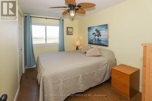 18170 Erie Shore Drive, Chatham-Kent, ON - Indoor Photo Showing Bedroom