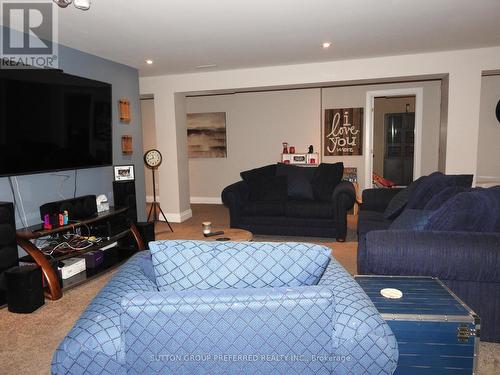 51 William St, Tillsonburg, ON - Indoor Photo Showing Living Room