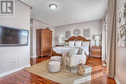 120 Southcrest Dr, Kawartha Lakes, ON - Indoor Photo Showing Bedroom
